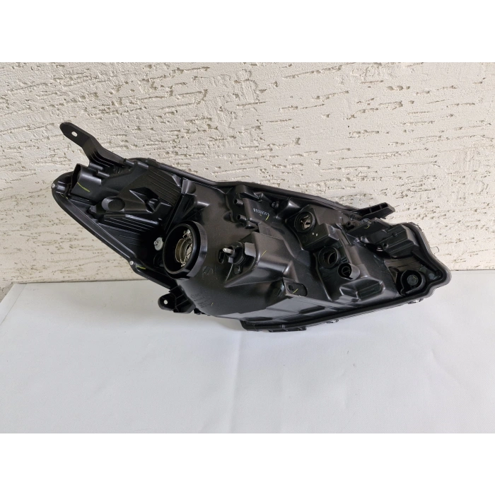 TOYOTA YARİS SOL ÖN FAR SİYAH SIFIR 2017-2020