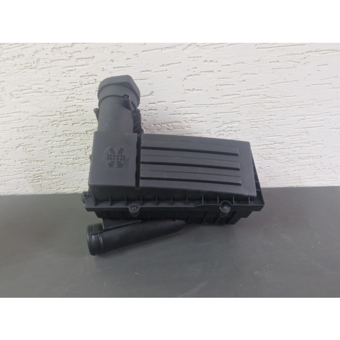 VOLKSWAGEN GOLF 5 JETTA CADDY PASSAT HAVA FİLTRE KUTUSU SIFIR 2006