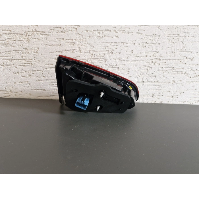 VOLKSWAGEN GOLF 7.5 SAĞ ARKA BAGAJ İÇ STOP LAMBASI SIFIR 2017-2020