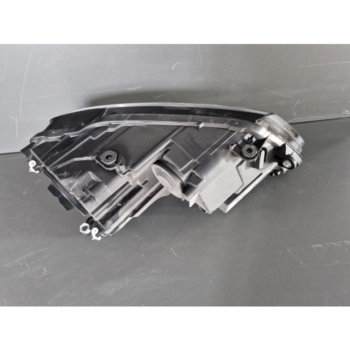 VOLKSWAGEN JETTA SOL ÖN FAR 2011-2017 SIFIR AYARINDA