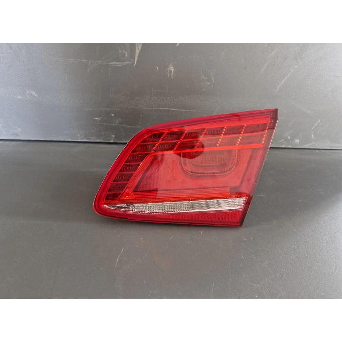 VOLKSWAGEN PASSAT B7 BAGAJ İÇ STOP LAMBASI SAĞ SIFIR 2011-2015