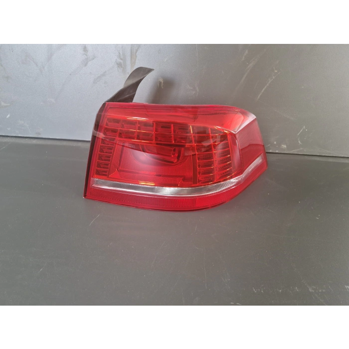 VOLKSWAGEN PASSAT B7 SAĞ ARKA STOP LAMBASI LEDLİ SIFIR 2011-2015