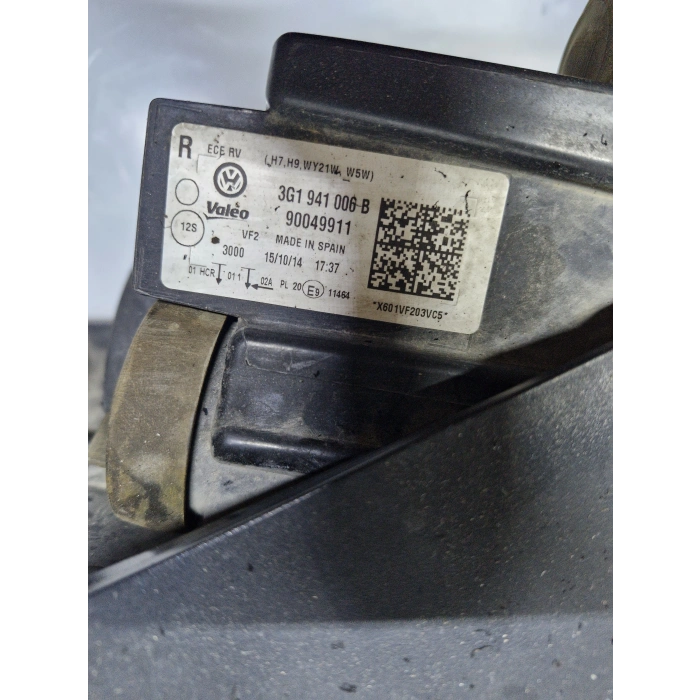 VOLKSWAGEN PASSAT B8 SAĞ ÖN FAR 2015-2018 ORJİNAL SÖKME