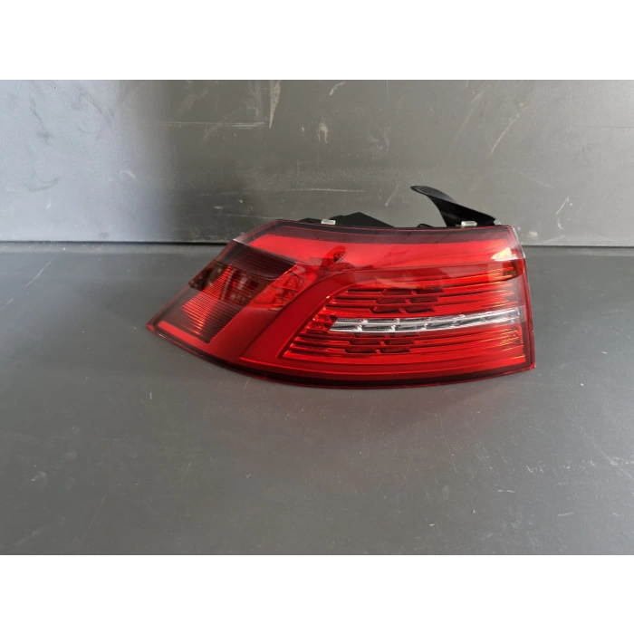 VOLKSWAGEN PASSAT B8 SOL DIŞ STOP LAMBASI LEDLİ SIFIR 2015-2018