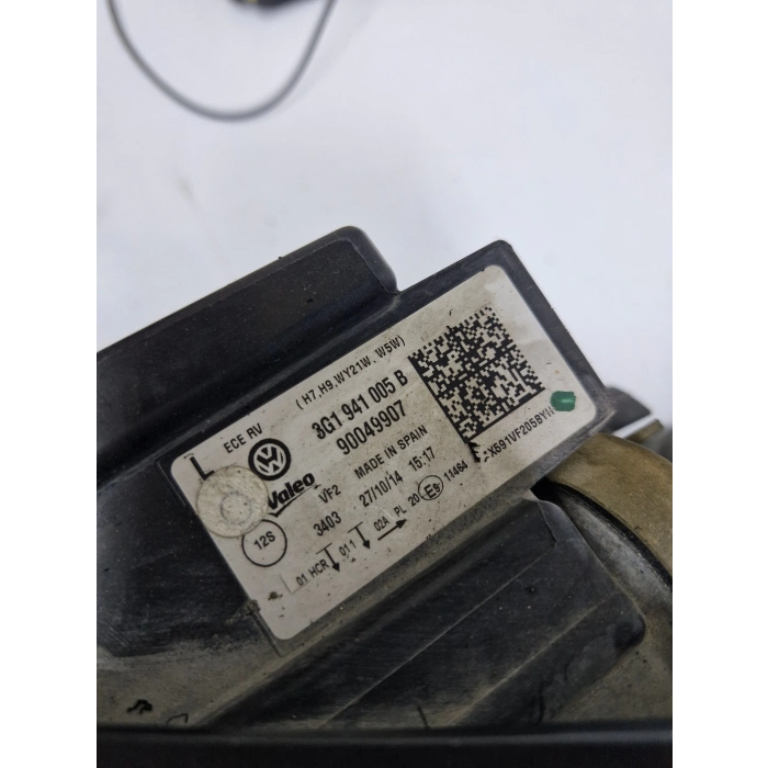 VOLKSWAGEN PASSAT B8 SOL ÖN FAR 2015-2018 ORJİNAL SÖKME