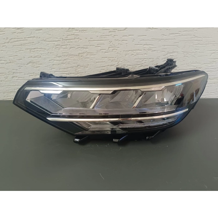VOLKSWAGEN PASSAT B8,5 SOL ÖN FAR LEDLİ SIFIR 2010-2017