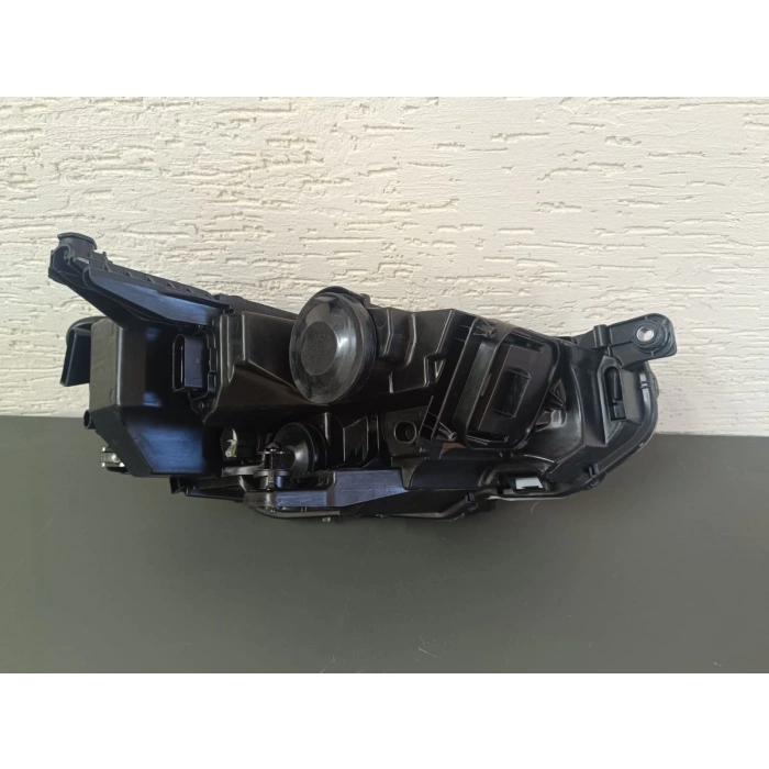 VOLKSWAGEN PASSAT B8,5 SOL ÖN FAR LEDLİ SIFIR 2010-2017