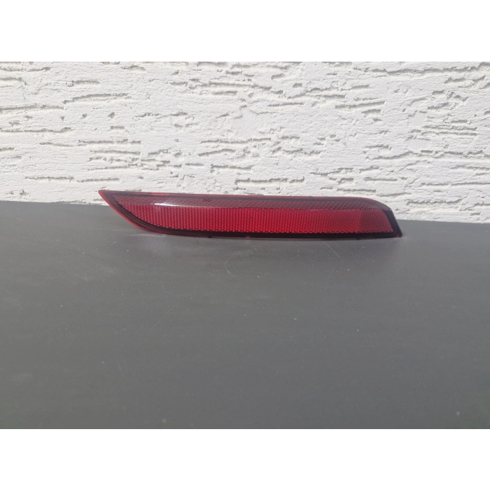 VOLKSWAGEN POLO SAĞ ARKA TAMPON REFLEKTÖRÜ SIFIR 2010-2017
