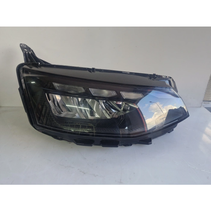 VOLKSWAGEN TRANSPORTER T8 SAĞ ÖN FAR 2025- SIFIR AYARINDA