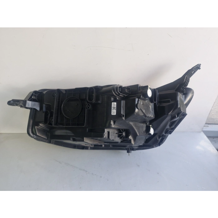 VOLKSWAGEN TRANSPORTER T8 SAĞ ÖN FAR 2025- SIFIR AYARINDA