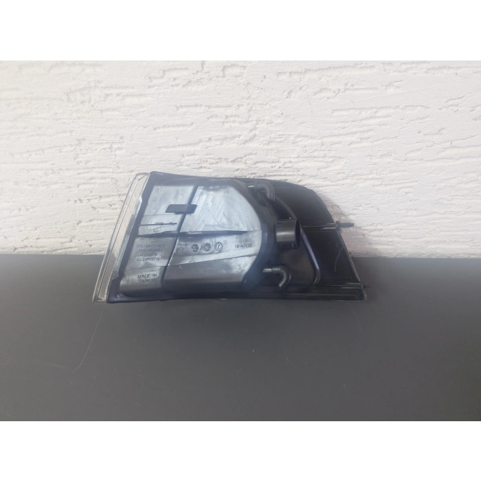 VOLVO S40 SAĞ ÖN FAR SİNYALİ SİYAH SIFIR 2000-2004