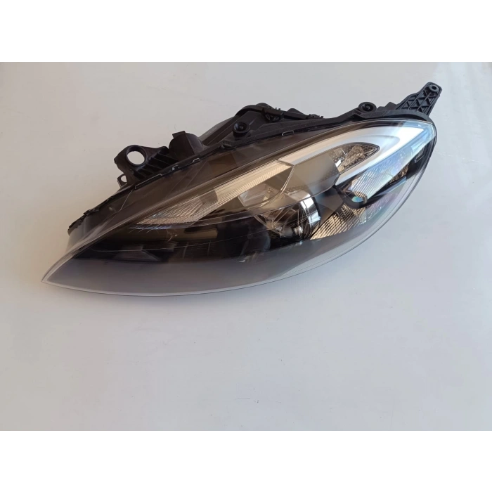 VOLVO V40 SOL ÖN FAR MOTORLU SIFIR 2012-2016