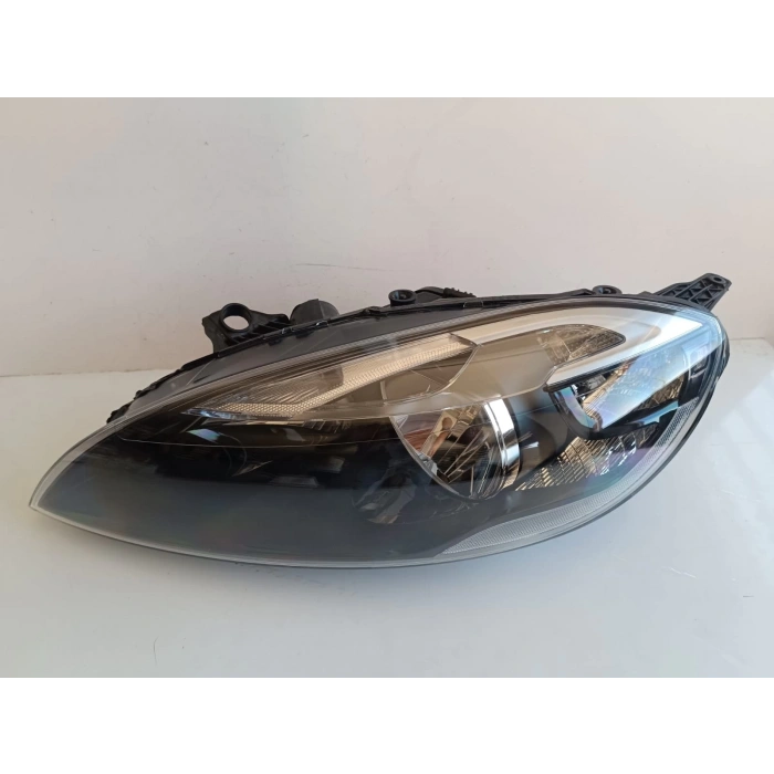 VOLVO V40 SOL ÖN FAR MOTORLU SIFIR 2012-2016