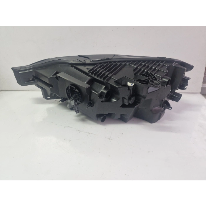 VOLVO XC60 SAĞ ÖN FAR ORJİNAL 2018-2020 SIFIR AYARINDA