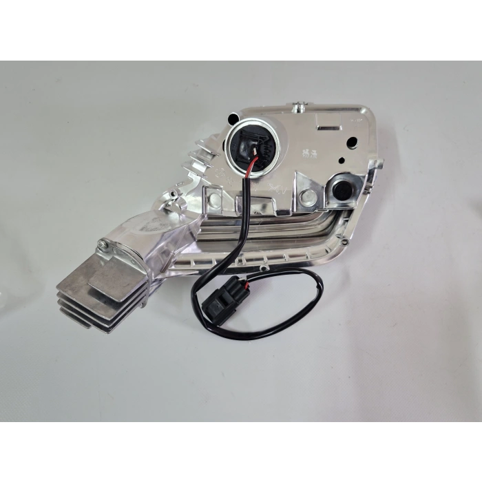 VOLVO XC60 SOL ÖN SİS FARI LAMBASI GÜNDÜZ LED SIFIR 2014-2017