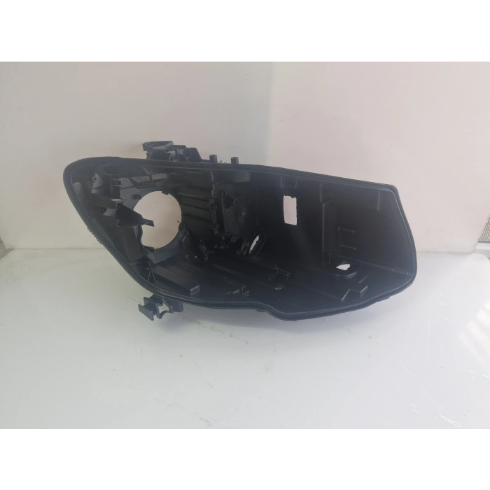 W117 CLA SAĞ ÖN FAR KASASI SIFIR 2013-2015