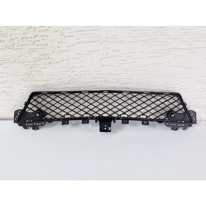 W204 C180 AMG ÖN TAMPON ORTA IZGARA SIFIR 2011-2013