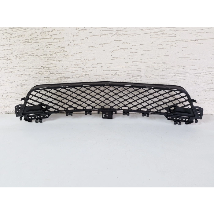 W204 C180 AMG ÖN TAMPON ORTA IZGARA SIFIR 2011-2013