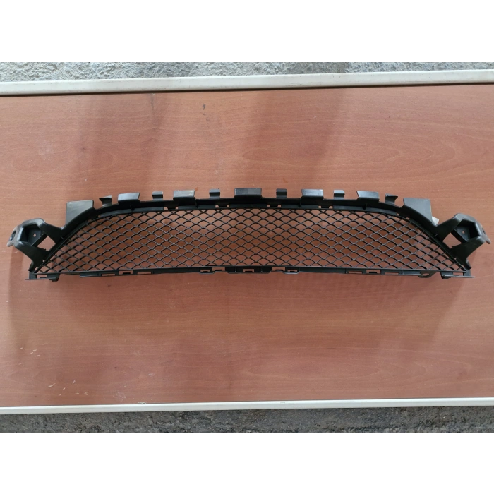 W205 C200 AMG ÖN TAMPON ORTA IZGARASI SIFIR 2014-2018