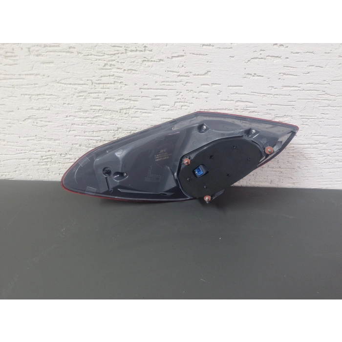 W205 C200 SAĞ ARKA STOP LAMBASI SIFIR 2014-2018