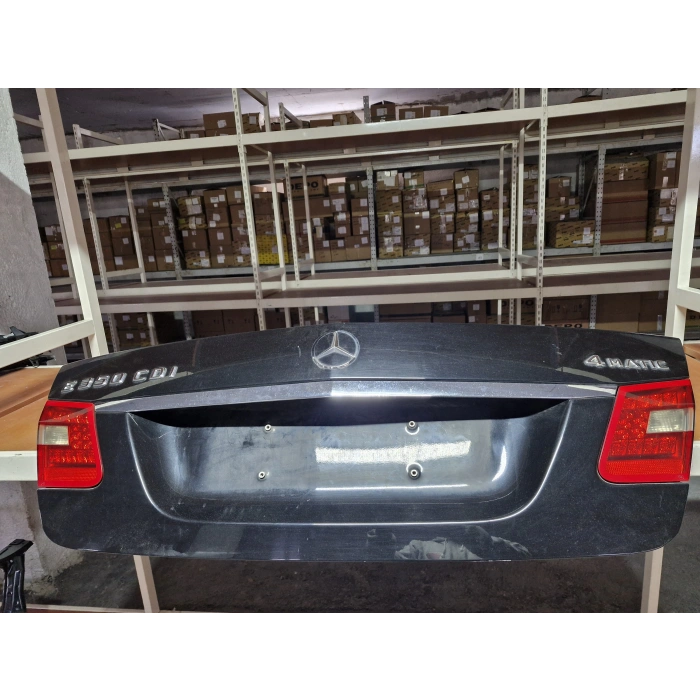 W212 E180 E200 ARKA BAGAJ KAPAĞI DOLU ORJİNAL SÖKME 2009-2012