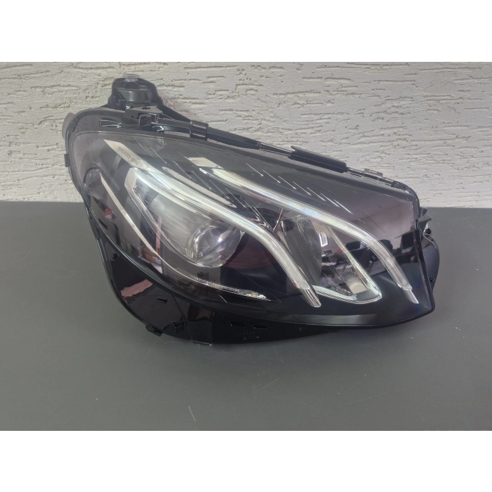 W213 E180 E200 SAĞ ÖN FAR STATİK LED SIFIR 2016-2019