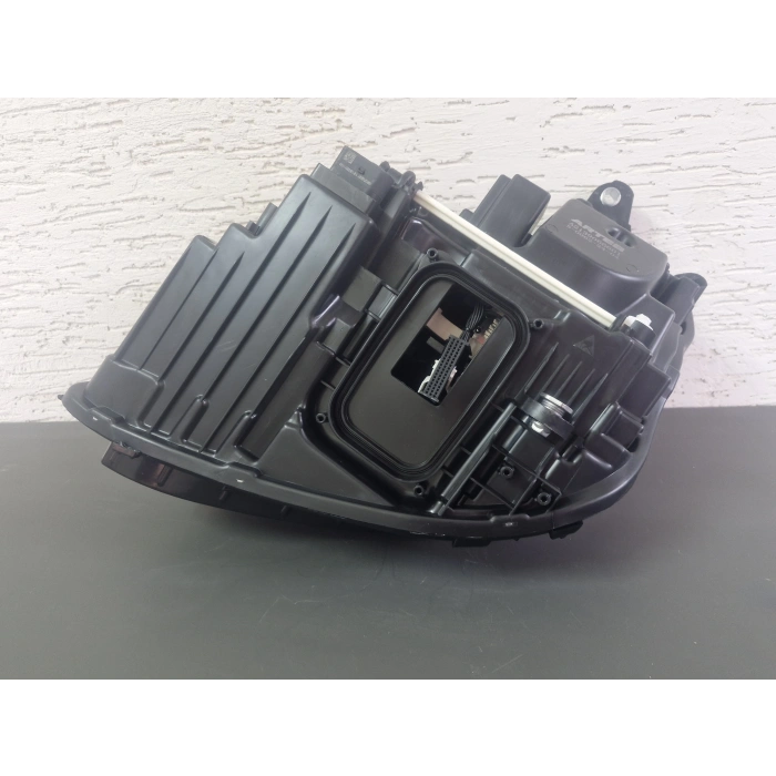 W213 E180 E200 SAĞ ÖN FAR STATİK LED SIFIR 2016-2019