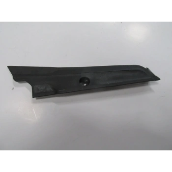 FIAT GRANDE PUNTO- 06/12; ÖN CAM KENAR PLASTİĞİ SAĞ (SİLGİ PANELİ/TESPİT PLASTİĞİ) SOL