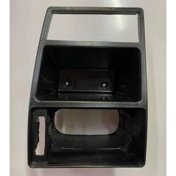 FIAT TEMPRA- 90/99; ÖN GÖĞÜS SOL ÜFLEME PETEĞİ ÇERÇEVESİ (CEPLİK) (DİFİZÖR ÇERÇEVESİ)