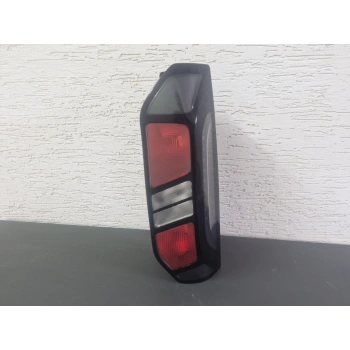 FORD CUSTOM SAĞ ARKA STOP LAMBASI KIRMIZI/BEYAZ DUYSUZ 2023-2025 SIFIR AYARINDA