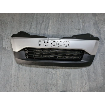 İVECO DAİLY ÖN PANJUR LOGO YUVALI 2011-2014 SIFIR AYARINDA