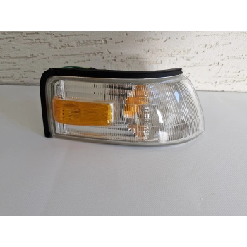 MAZDA 626 SAĞ ÖN FAR SİNYALİ DUYLU SIFIR 1988-1991