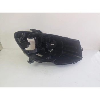 MERCEDES W117 CLA SAĞ ÖN FAR KASASI SIFIR 2016-2018