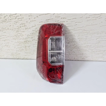 NİSSAN NAVARA SAĞ ARKA STOP LAMBASI DUYLU SIFIR 2015-2018