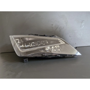 SEAT LEON SAĞ ÖN FAR LEDLİ BEYİNLER ÜZERİNDE SIFIR 2012-2016