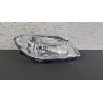 SKODA FABİA SAĞ ÖN FAR BEYAZ MOTORLU SIFIR 2009-2012