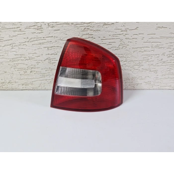 SKODA OCTAVİA SW SAĞ ARKA STOP LAMBASI SIFIR 2009-2013