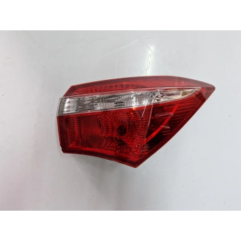 TOYOTA COROLLA SAĞ ARKA STOP LAMBASI 2013-2015 SIFIR AYARINDA