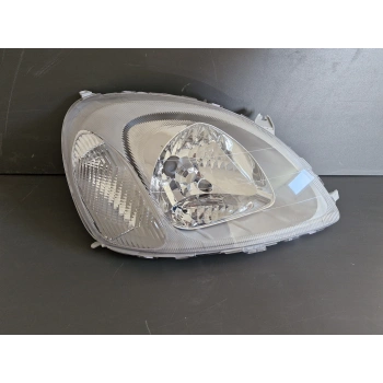 TOYOTA YARİS SAĞ ÖN FAR MANUEL SIFIR 1999-2002