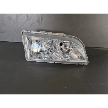 VOLVO S40 SAĞ ÖN FAR SIFIR 2000-2003