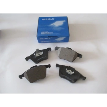 VOLVO V70- 00/04; ÖN FREN BALATASI (KABLOSUZ)(DİSK)(155,2X72,3X18,6/15;6,4X71,6X17)(BRAMAX)