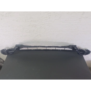 W205 C200 ÖN TAMPON IZGARASI ALT BRAKETİ SIFIR 2014-2018