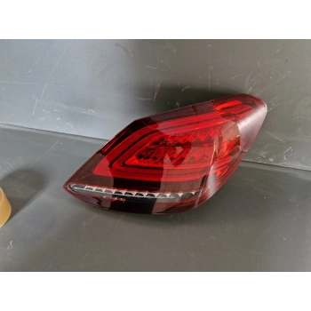 W205 C200 SAĞ ARKA STOP LAMBASI LEDLİ SIFIR 2019 2020 2021