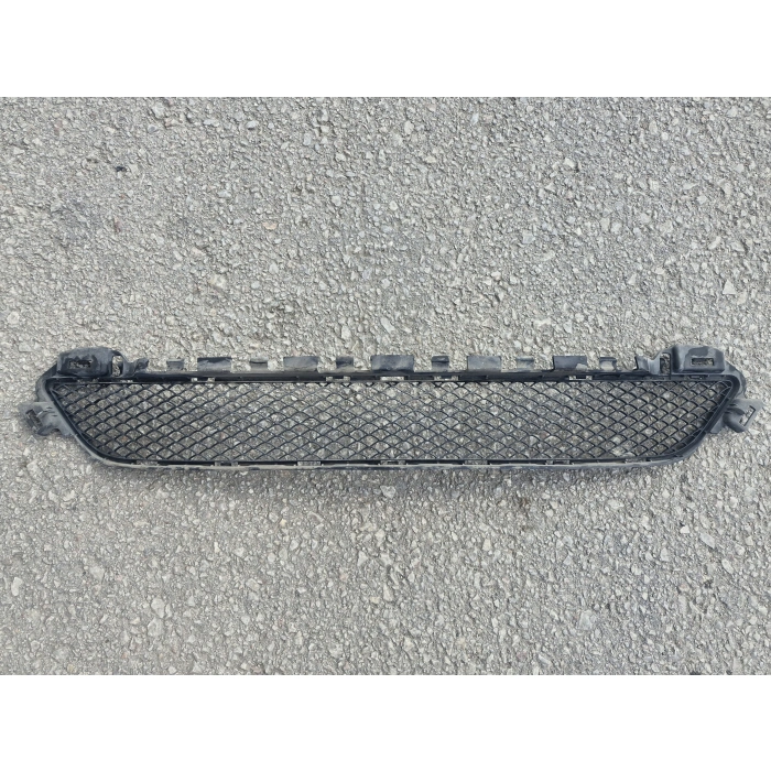 W205 C200 ÖN TAMPON IZGARASI ORTA ORJİNAL SÖKME 2014-2018