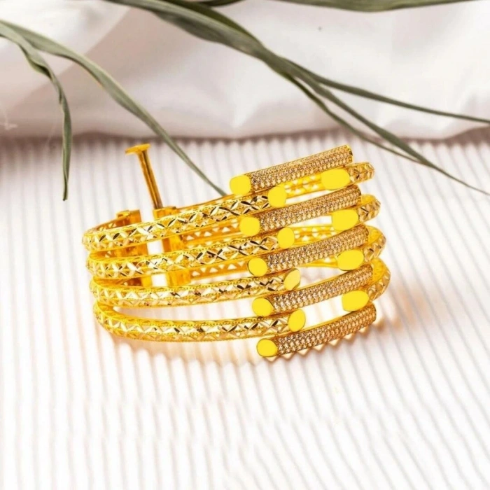 Beşli Kaburga 8 Ayar Altın Kelepçe