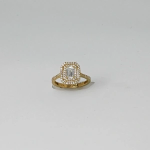 14 Ayar Altın Yan Taşlı Baget Yüzük