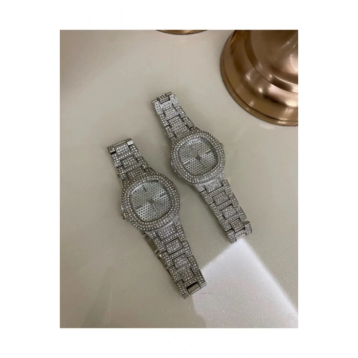 Gümüş Renk Taş Kaplama Oval Kasa Tasarım Kadın Kol Saati