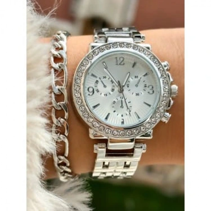 Metal Kordon Gümüş Renk Ve Taşlı Kadın Kol Saati