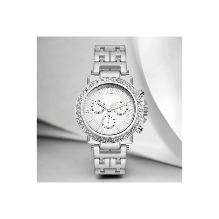 Metal Kordon Gümüş Renk Ve Taşlı Kadın Kol Saati