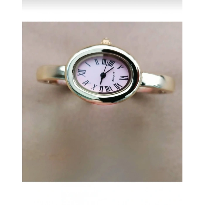 Zarif Oval Kasa Kadın Bileklik Saat – Altın Renk, Roma Rakamlı